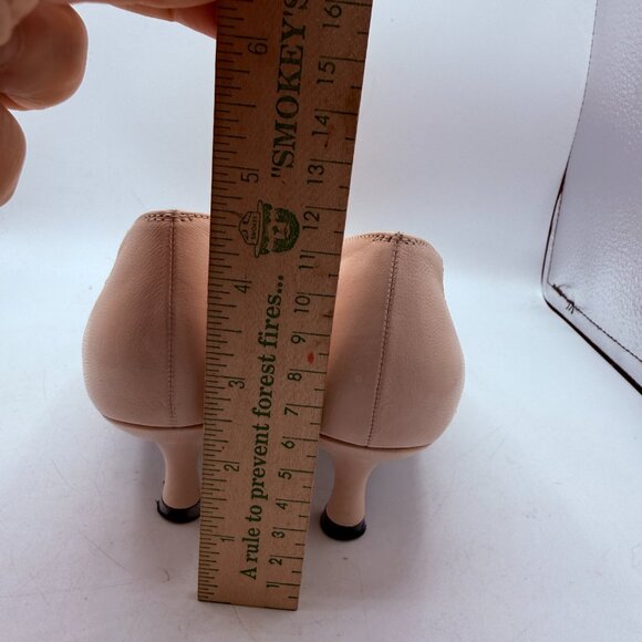 ✨ Stuart Weitzman “Kokomo” Mimosa Kid Leather Cutout Kitten Heels – Size 7.5 – - Picture 6 of 10